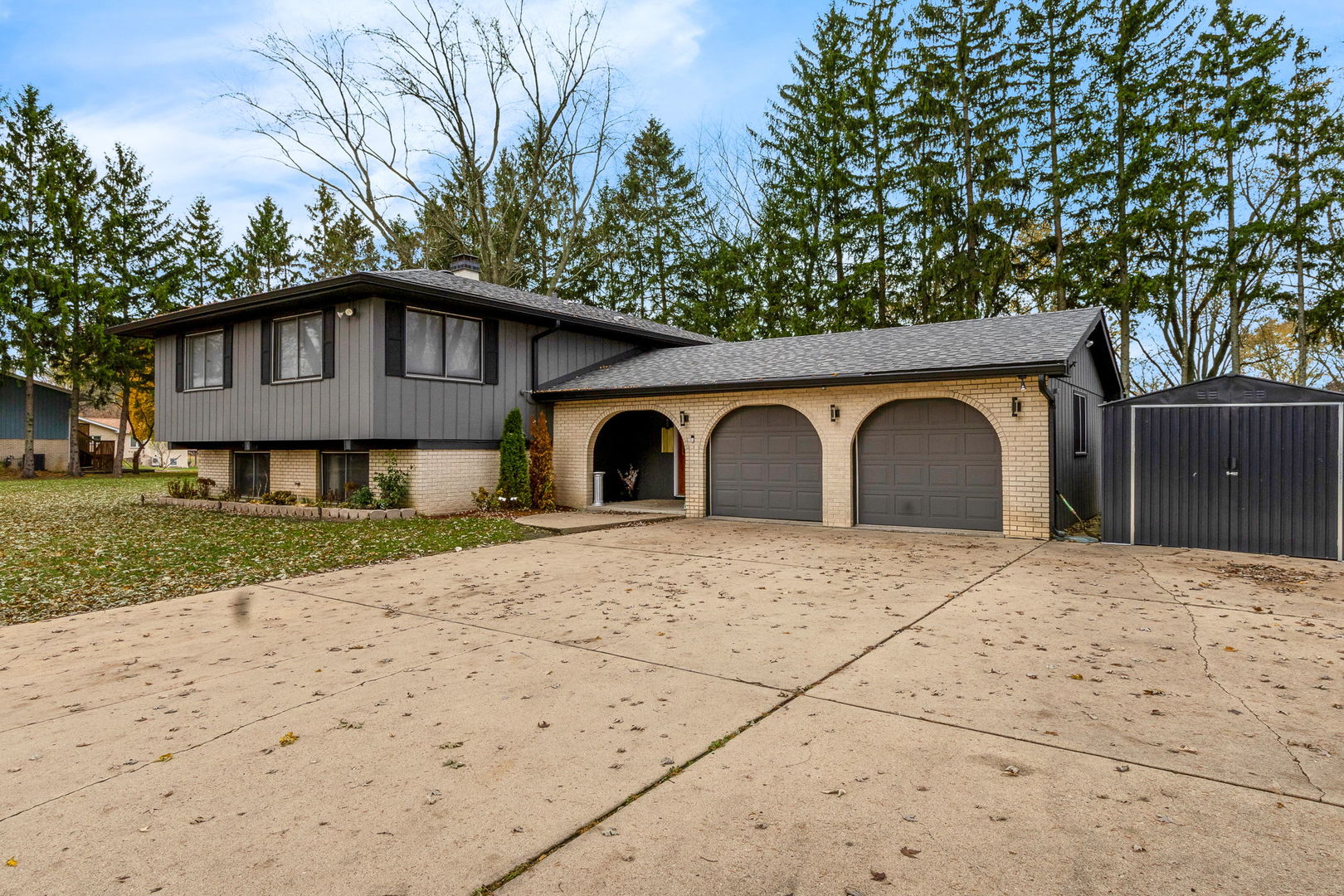 4N580 Chatham Court, West Chicago, IL 60185