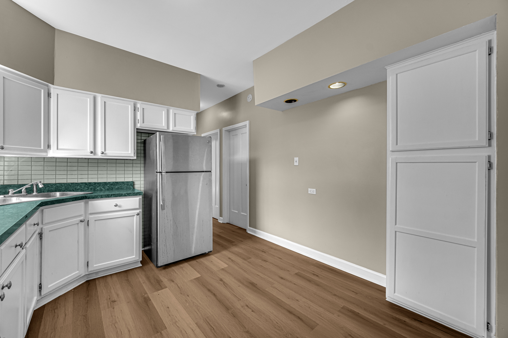 5527 W Potomac Avenue, Chicago, IL 60651