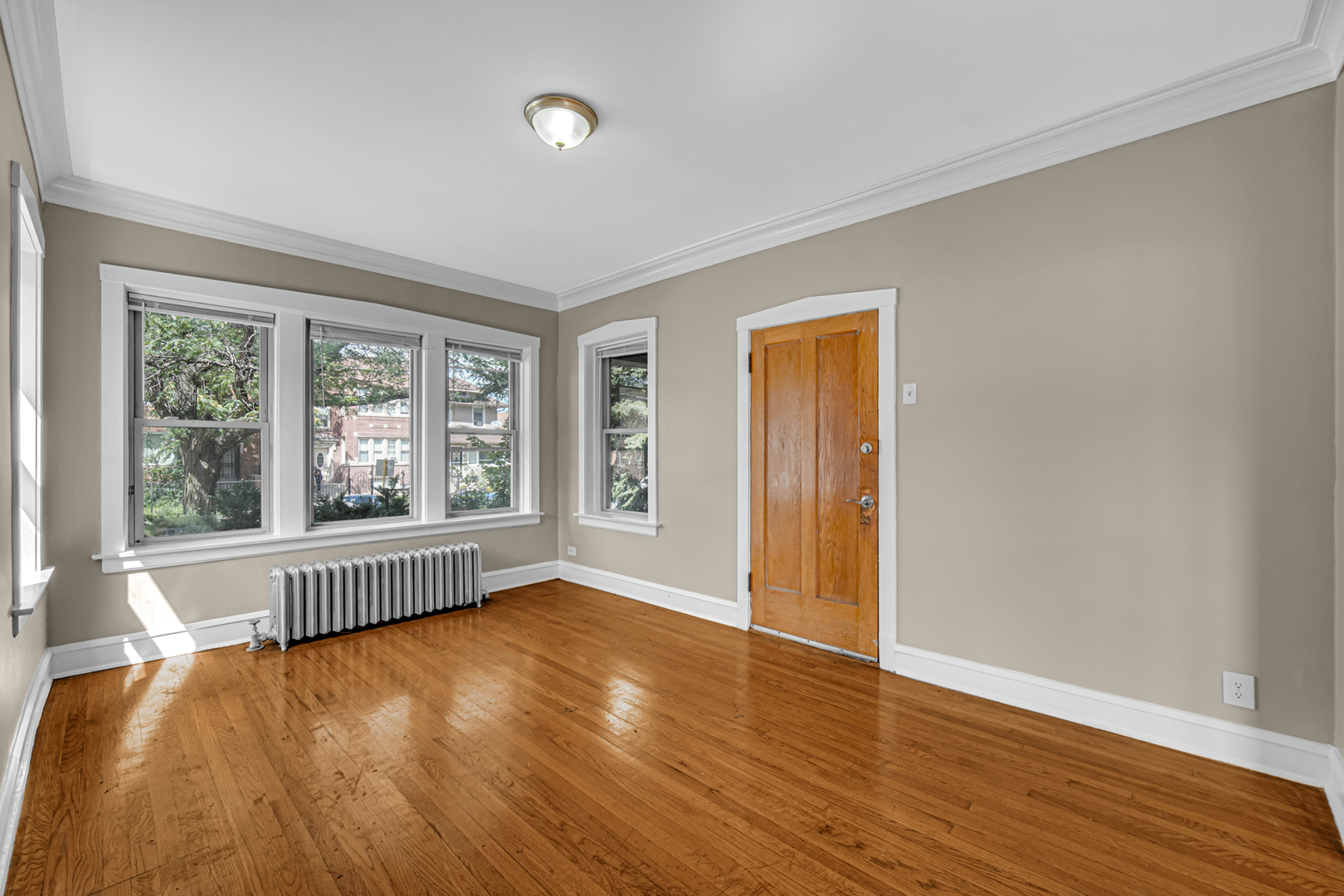 5527 W Potomac Avenue, Chicago, IL 60651