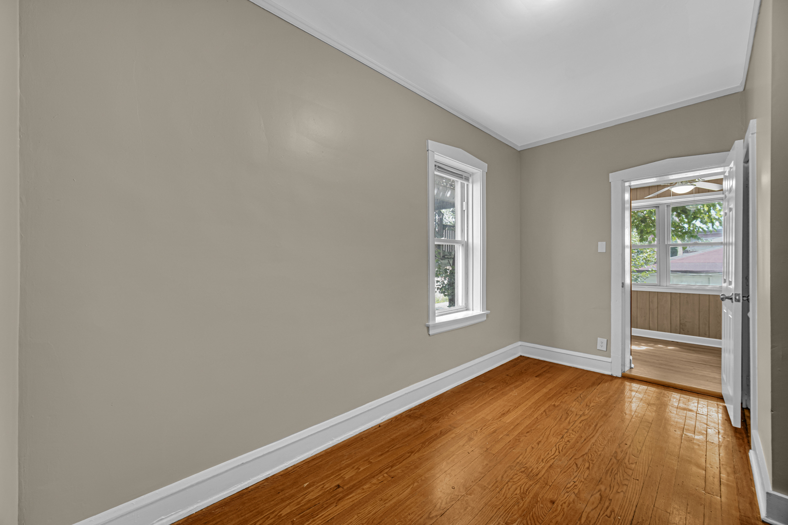 5527 W Potomac Avenue, Chicago, IL 60651