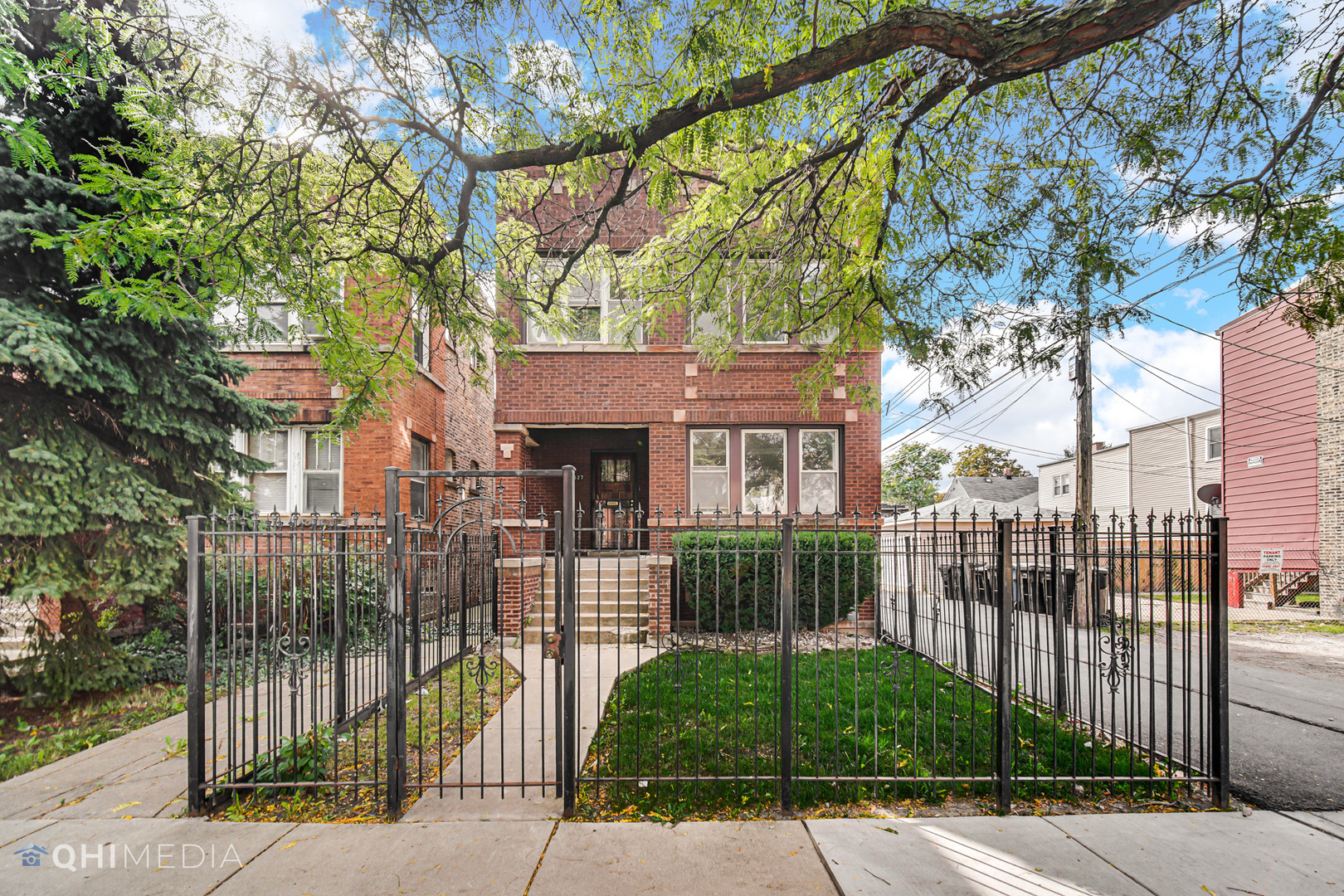 5527 W Potomac Avenue, Chicago, IL 60651
