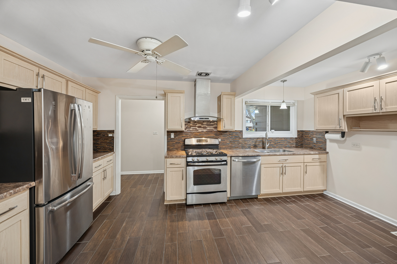 21W225 Coronet Road, Lombard, IL 60148