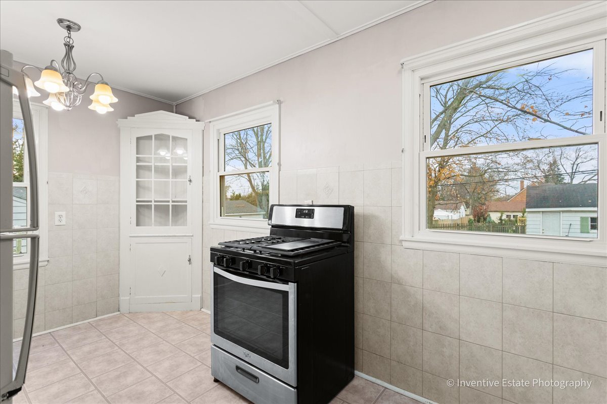 302 S Park Street, Westmont, IL 60559