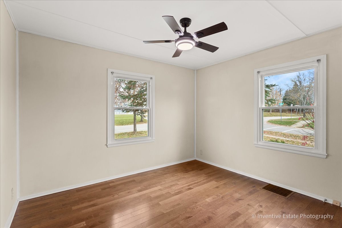 302 S Park Street, Westmont, IL 60559