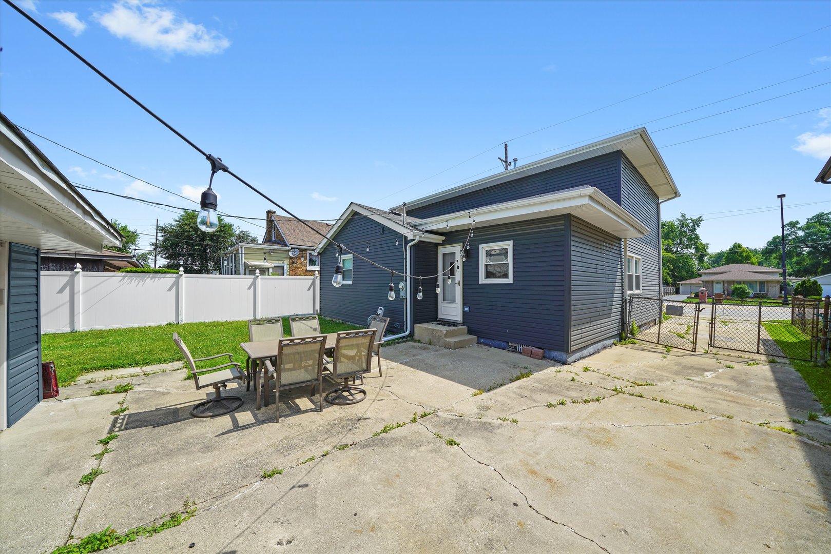 8744 Central Avenue, Oak Lawn, IL 60453