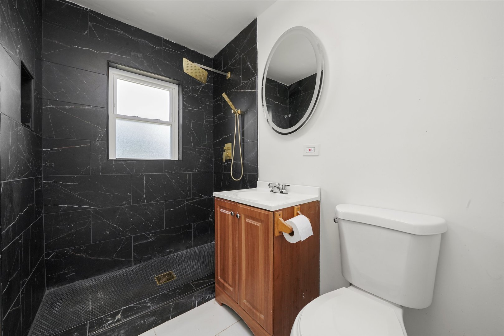 8744 Central Avenue, Oak Lawn, IL 60453