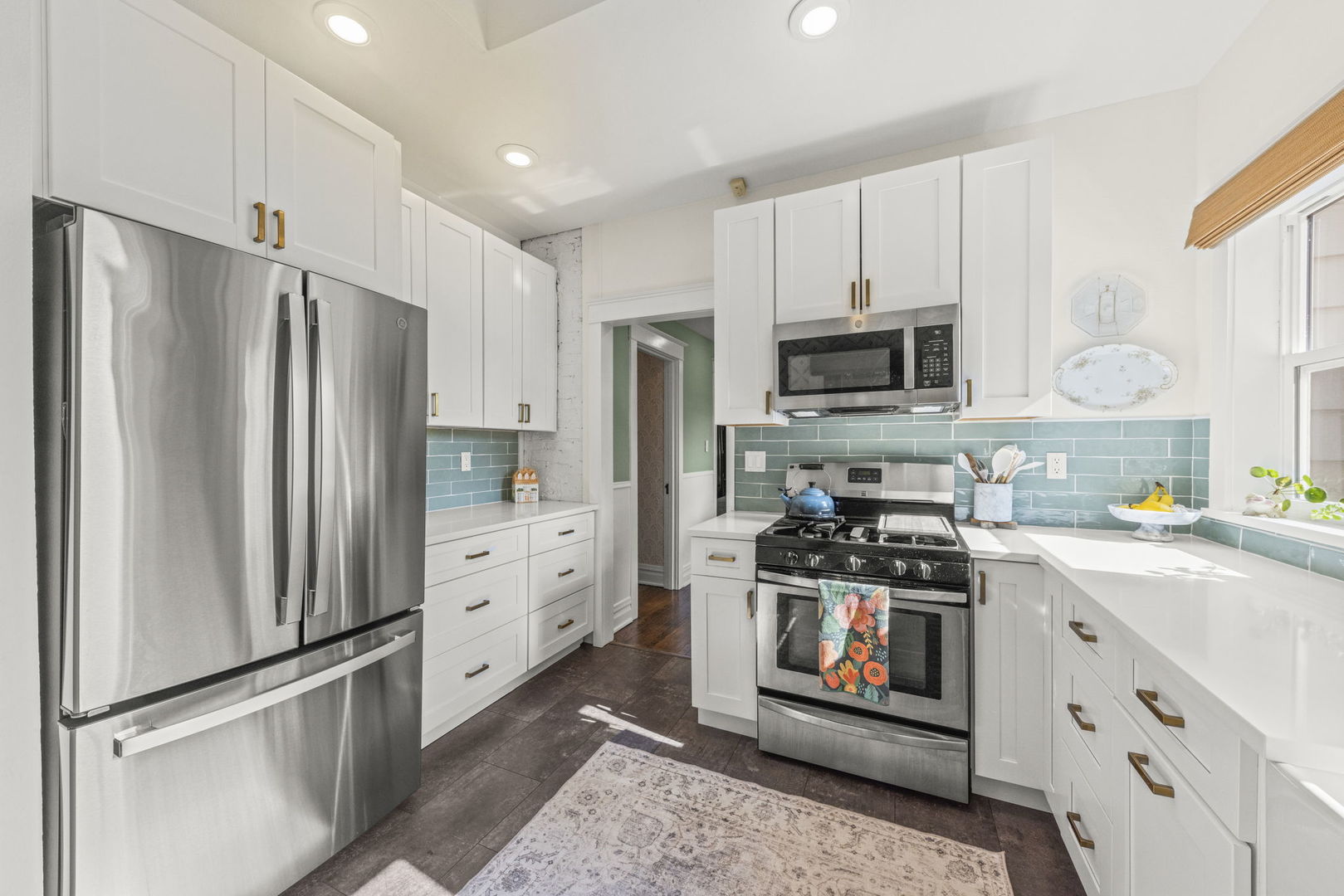 313 E Des Moines Street, Westmont, IL 60559