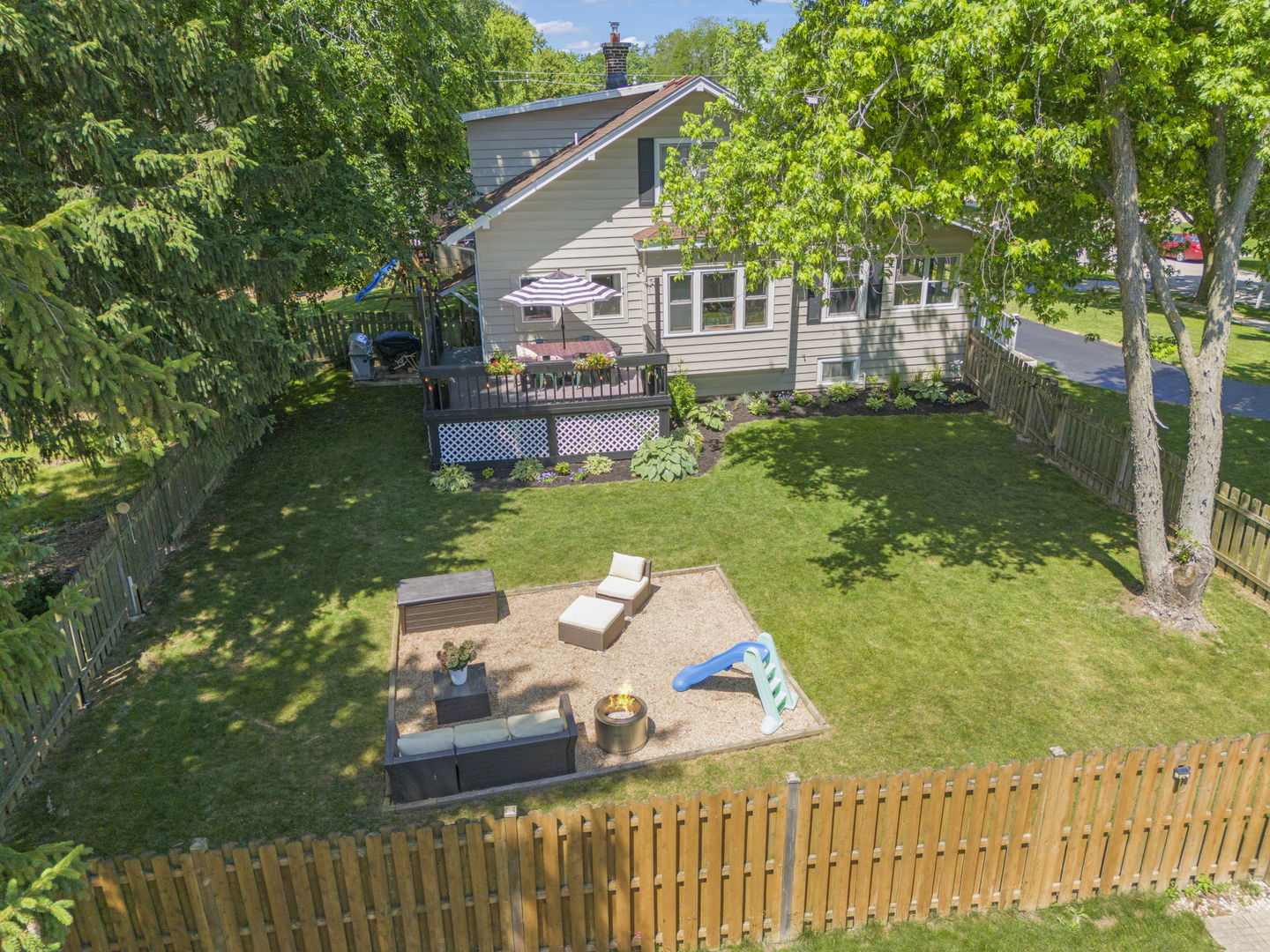 313 E Des Moines Street, Westmont, IL 60559