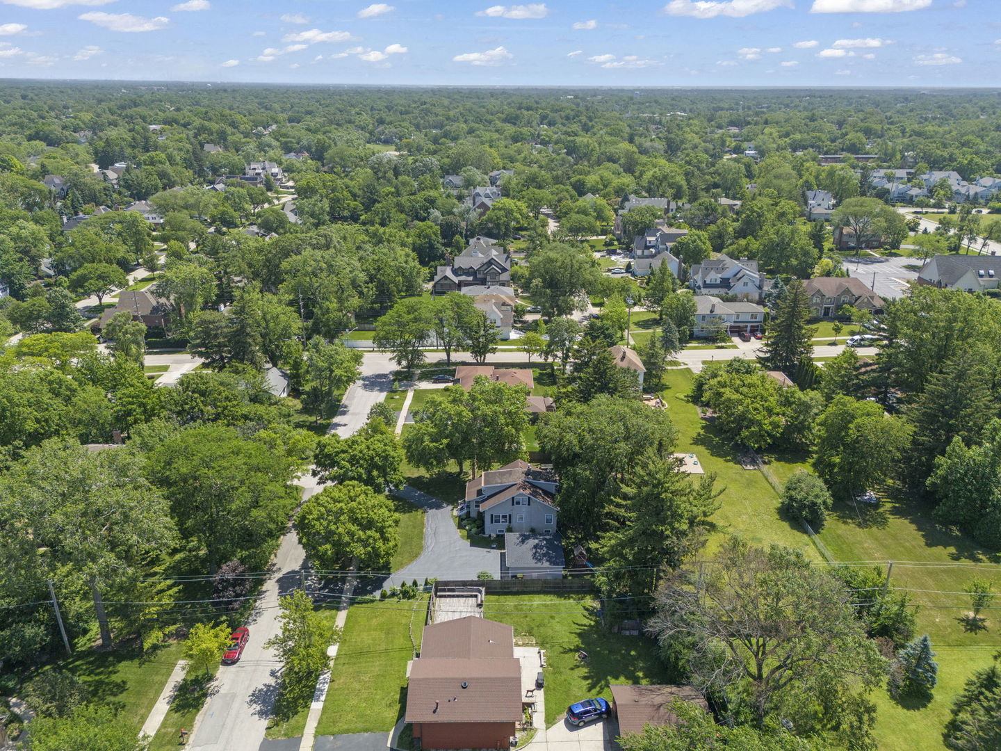 313 E Des Moines Street, Westmont, IL 60559