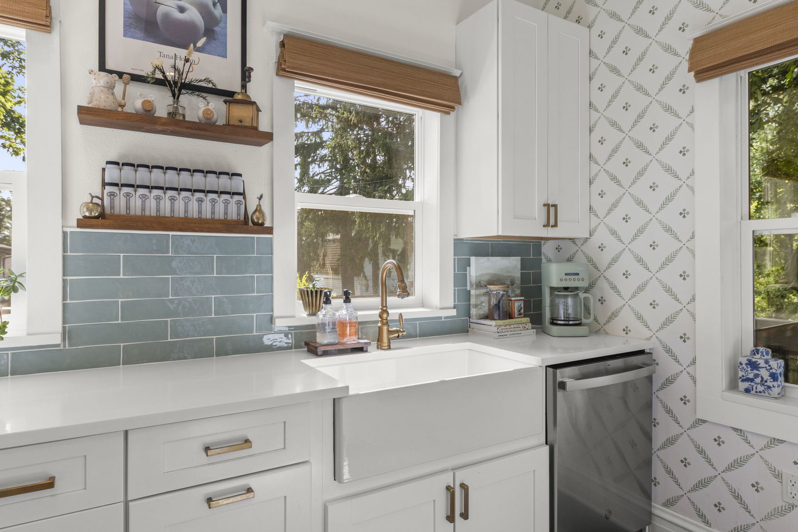 313 E Des Moines Street, Westmont, IL 60559