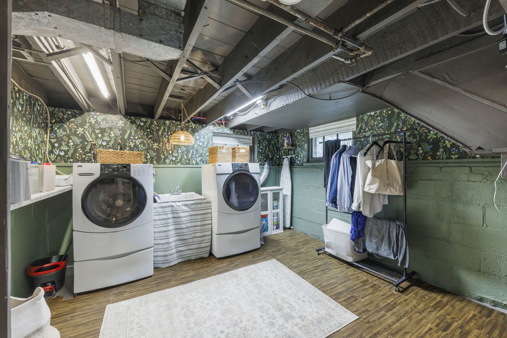 313 E Des Moines Street, Westmont, IL 60559