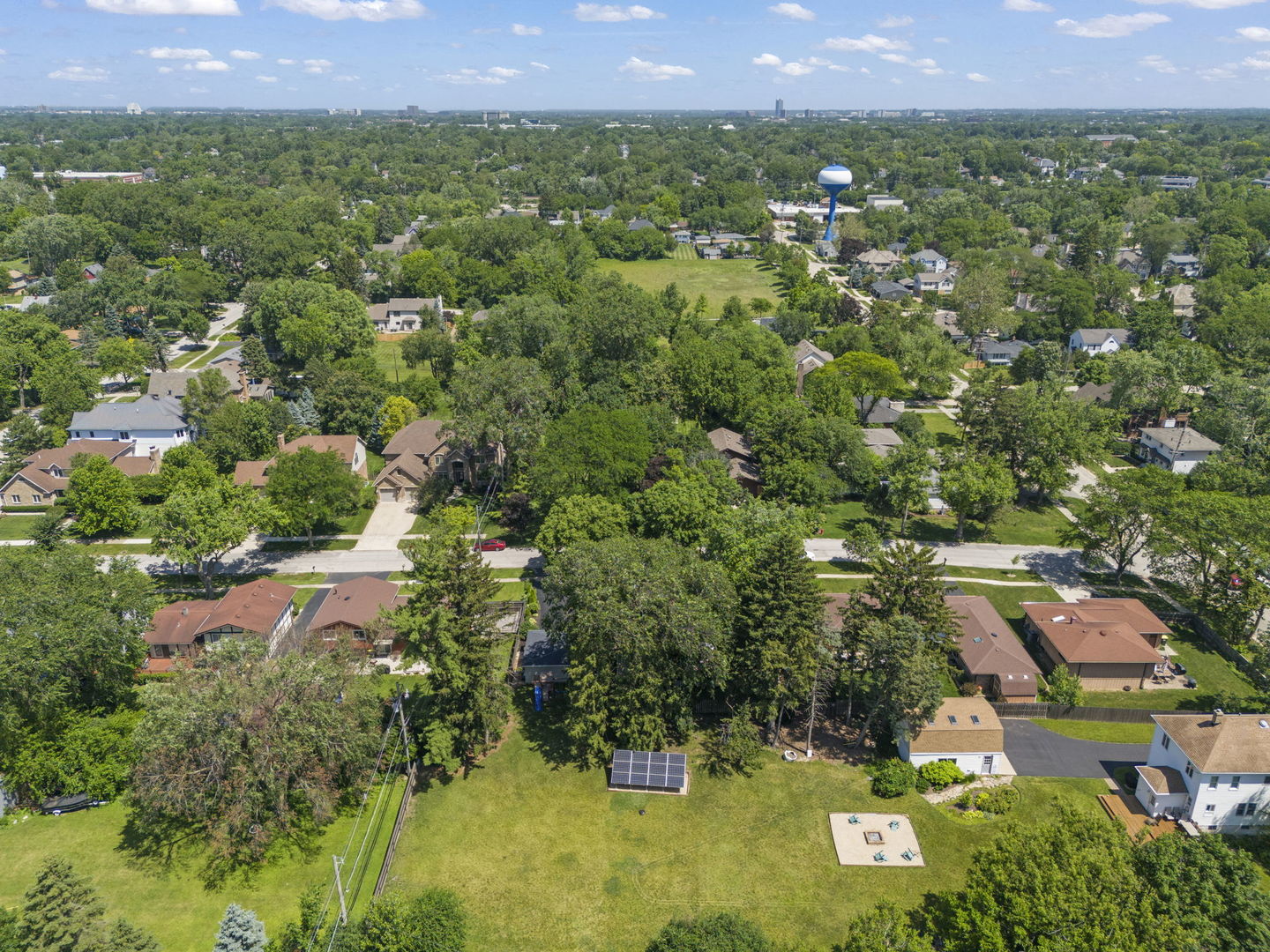 313 E Des Moines Street, Westmont, IL 60559