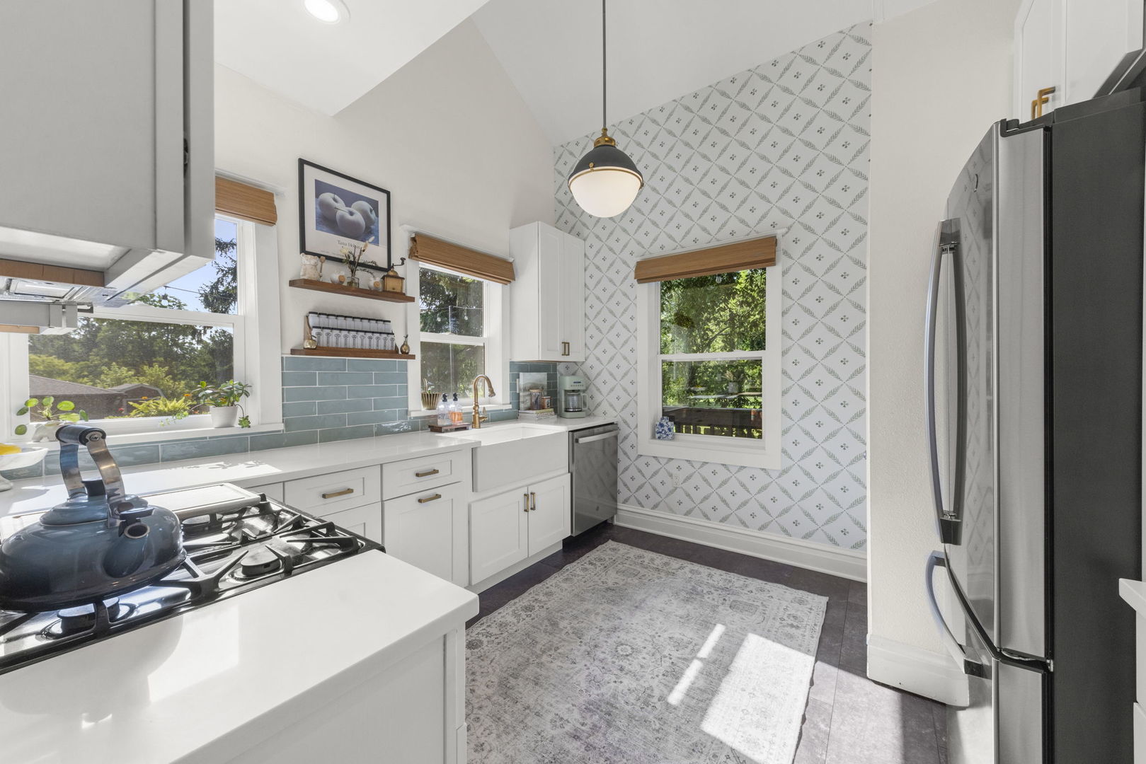 313 E Des Moines Street, Westmont, IL 60559