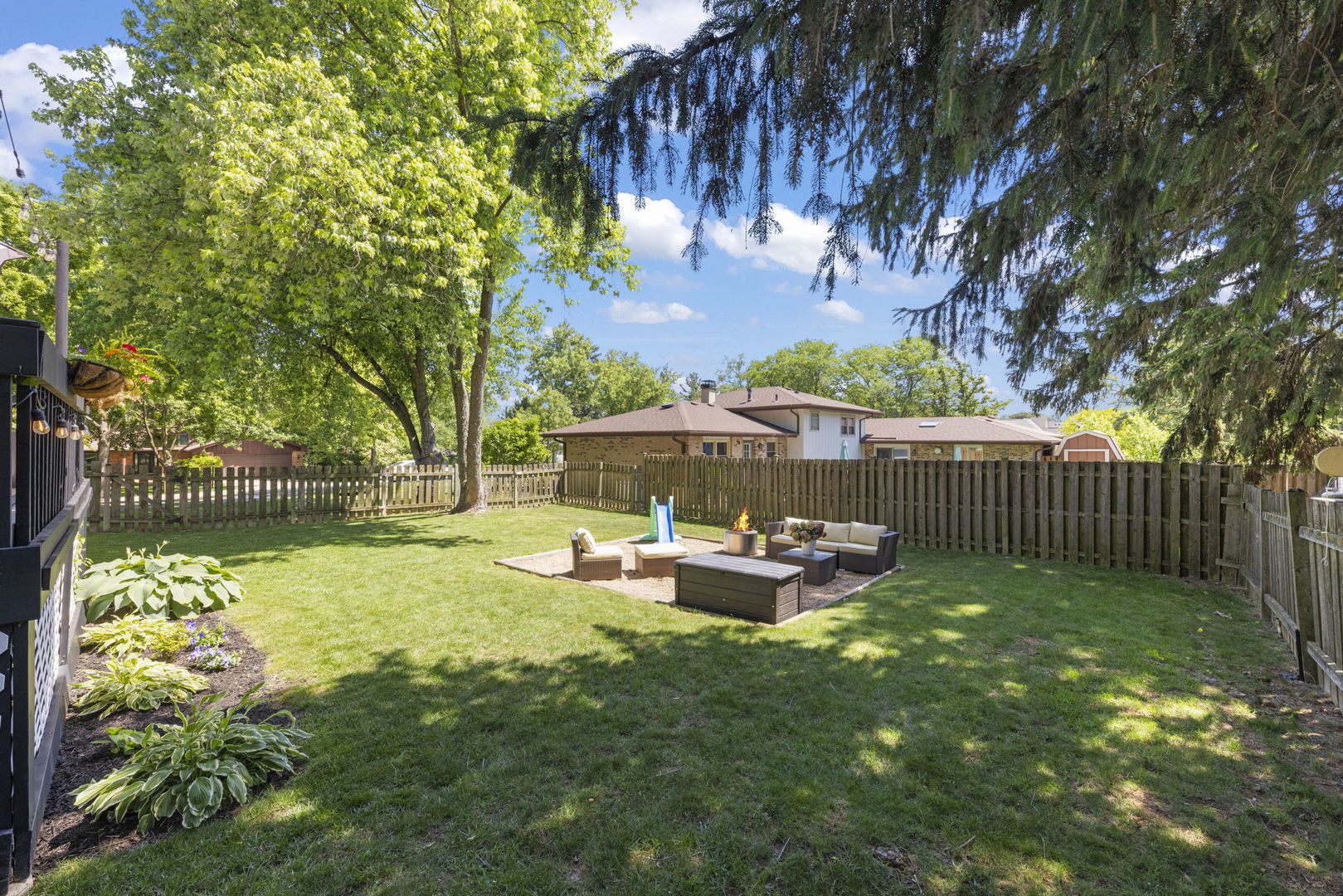 313 E Des Moines Street, Westmont, IL 60559