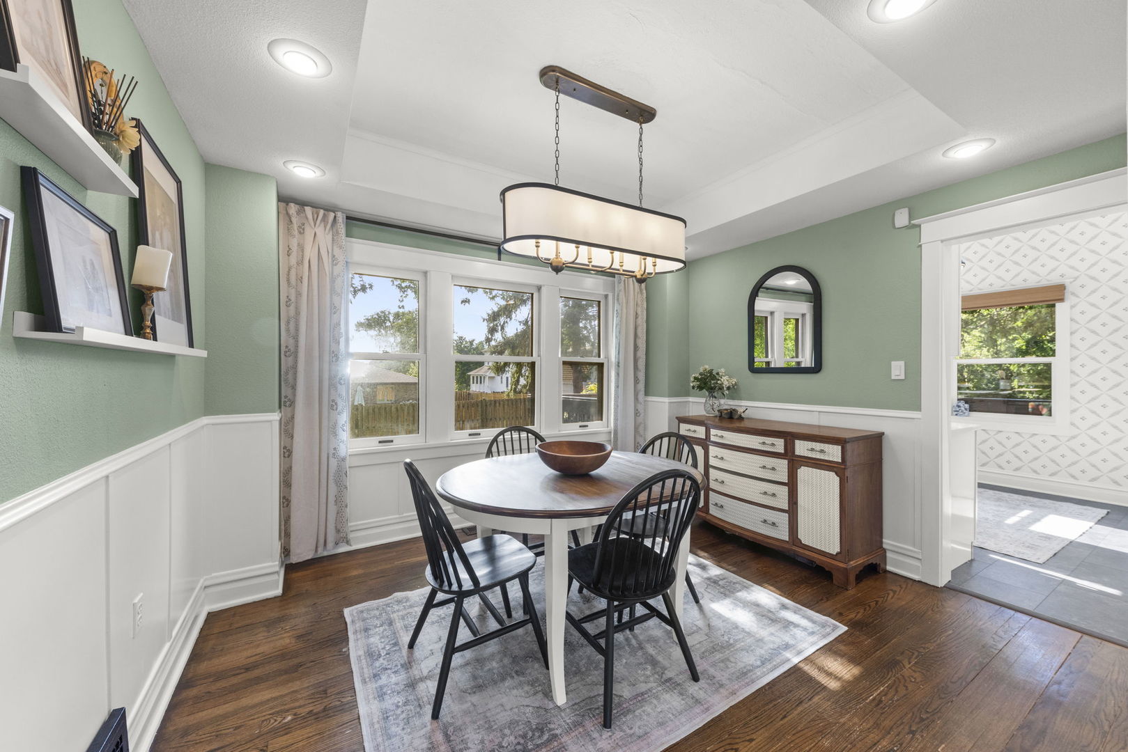 313 E Des Moines Street, Westmont, IL 60559