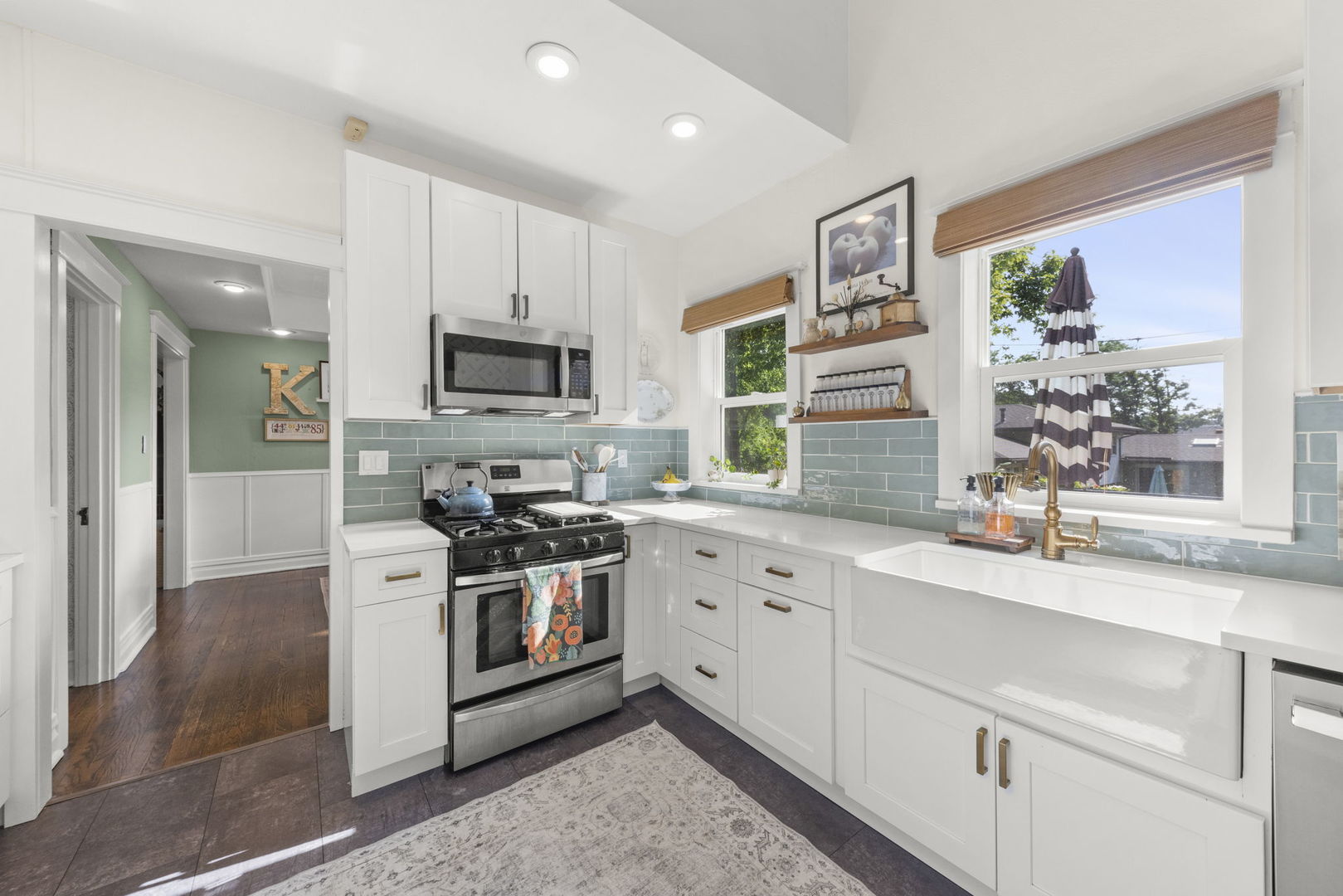 313 E Des Moines Street, Westmont, IL 60559