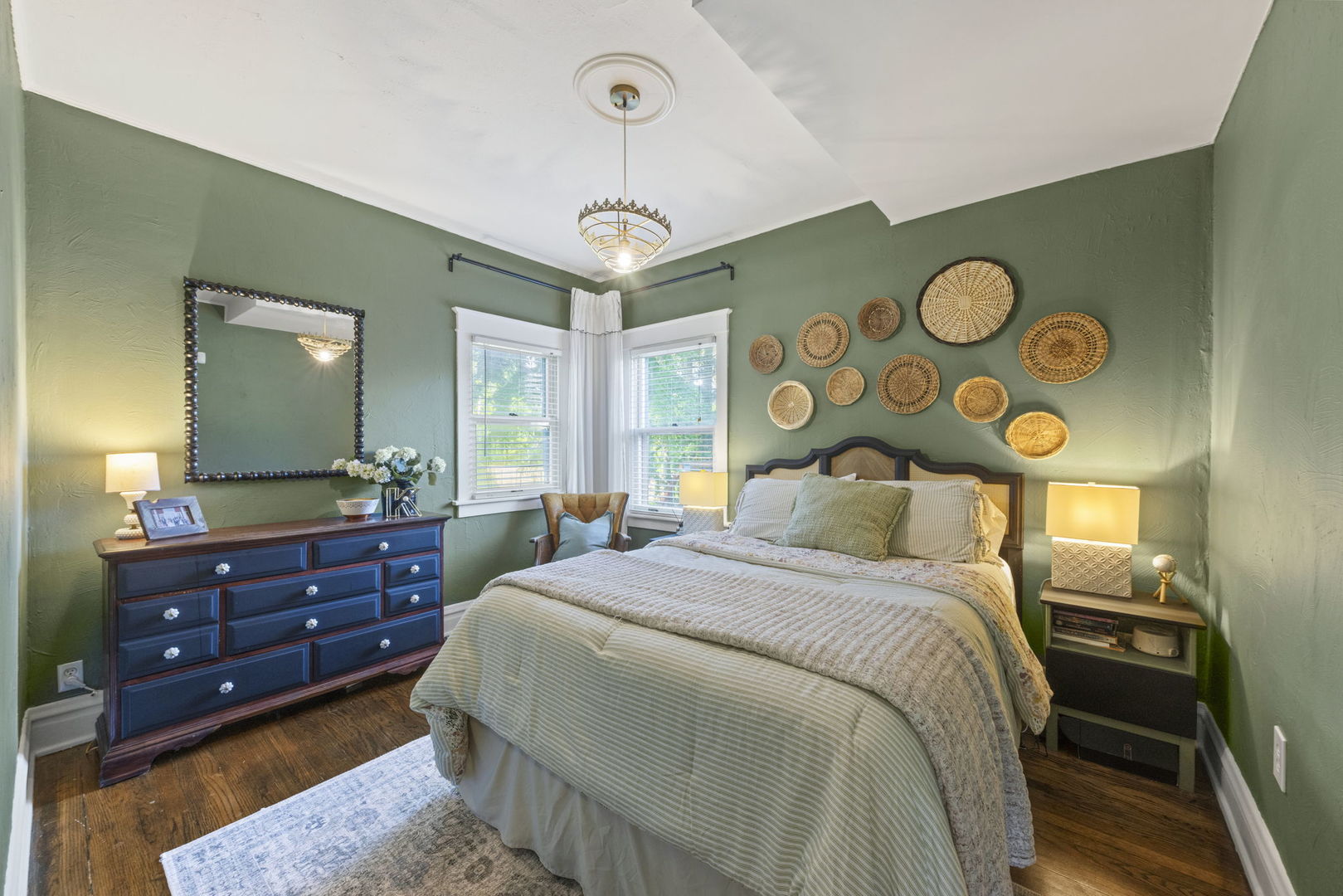 313 E Des Moines Street, Westmont, IL 60559