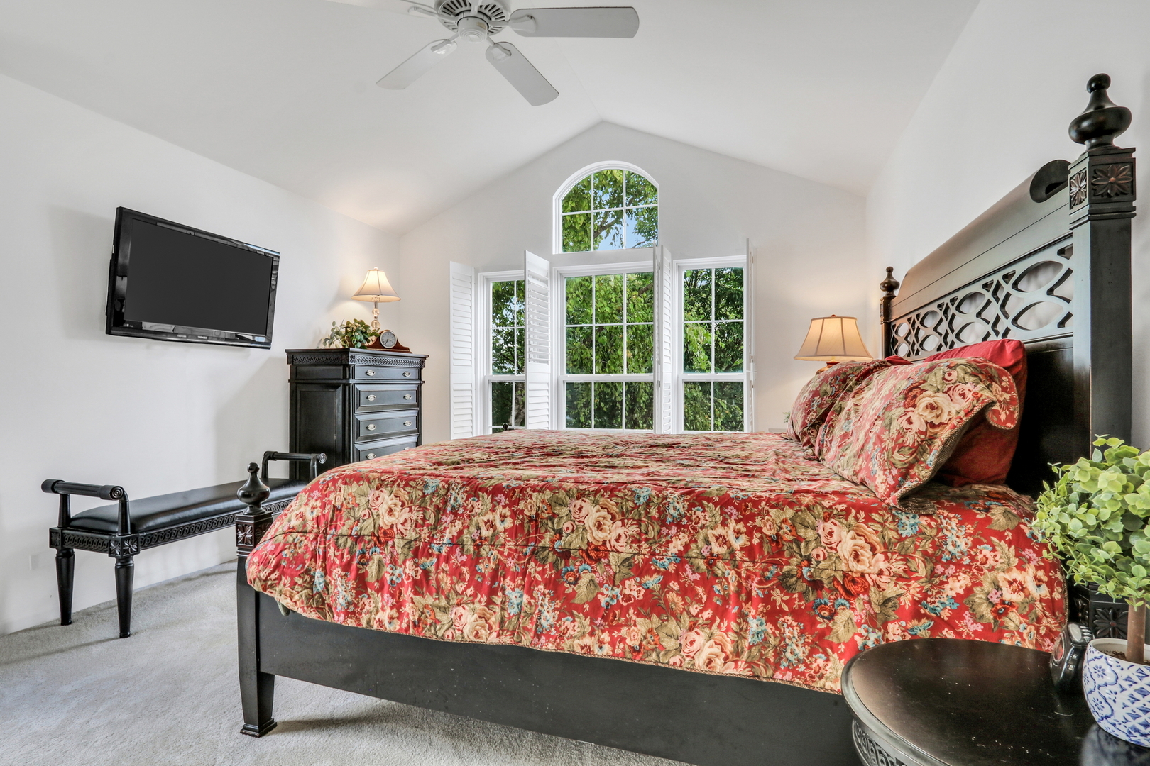 18587 W Meander Drive, Grayslake, IL 60030