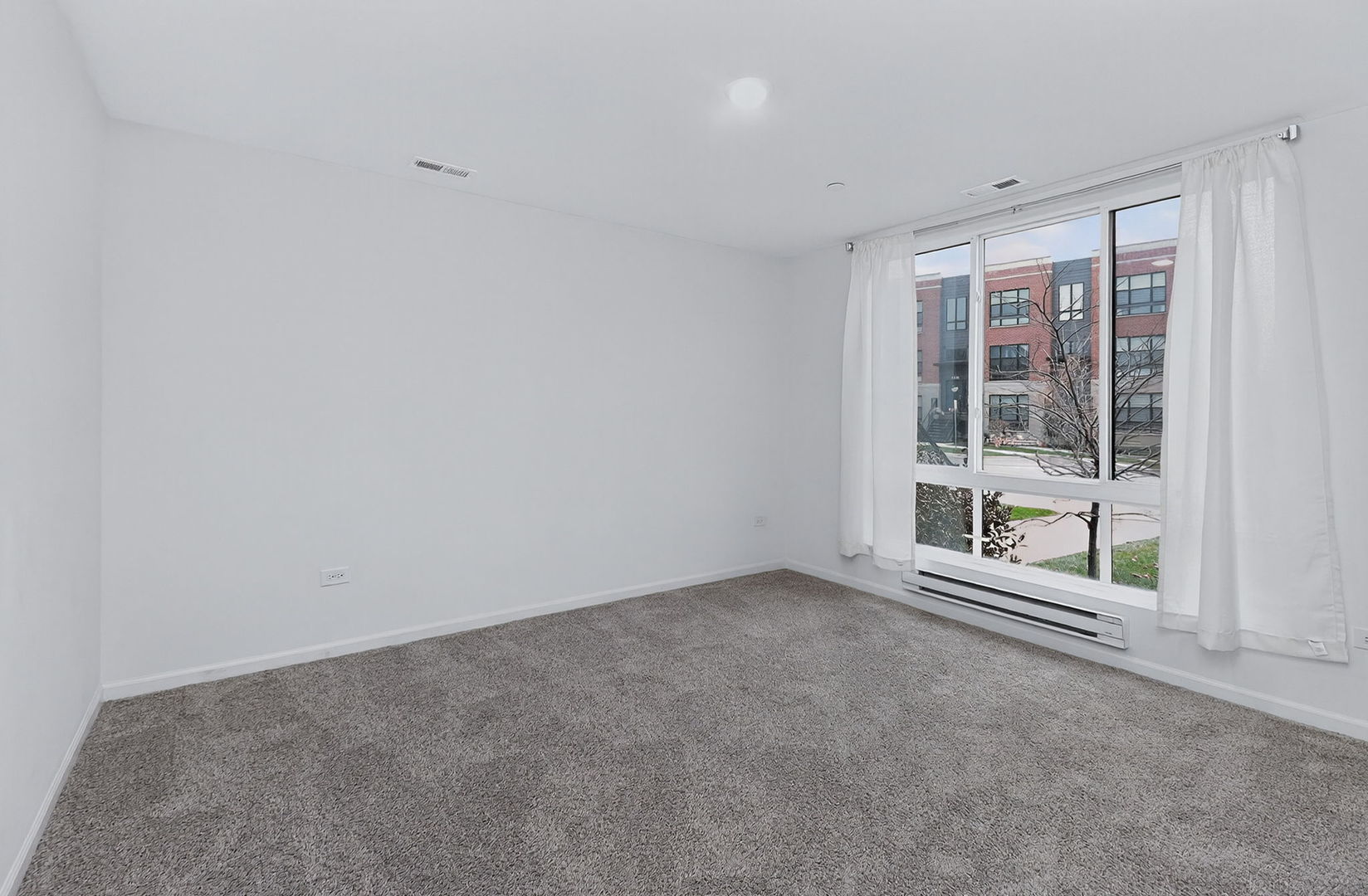 1276 Lakepointe Drive, Schaumburg, IL 60173