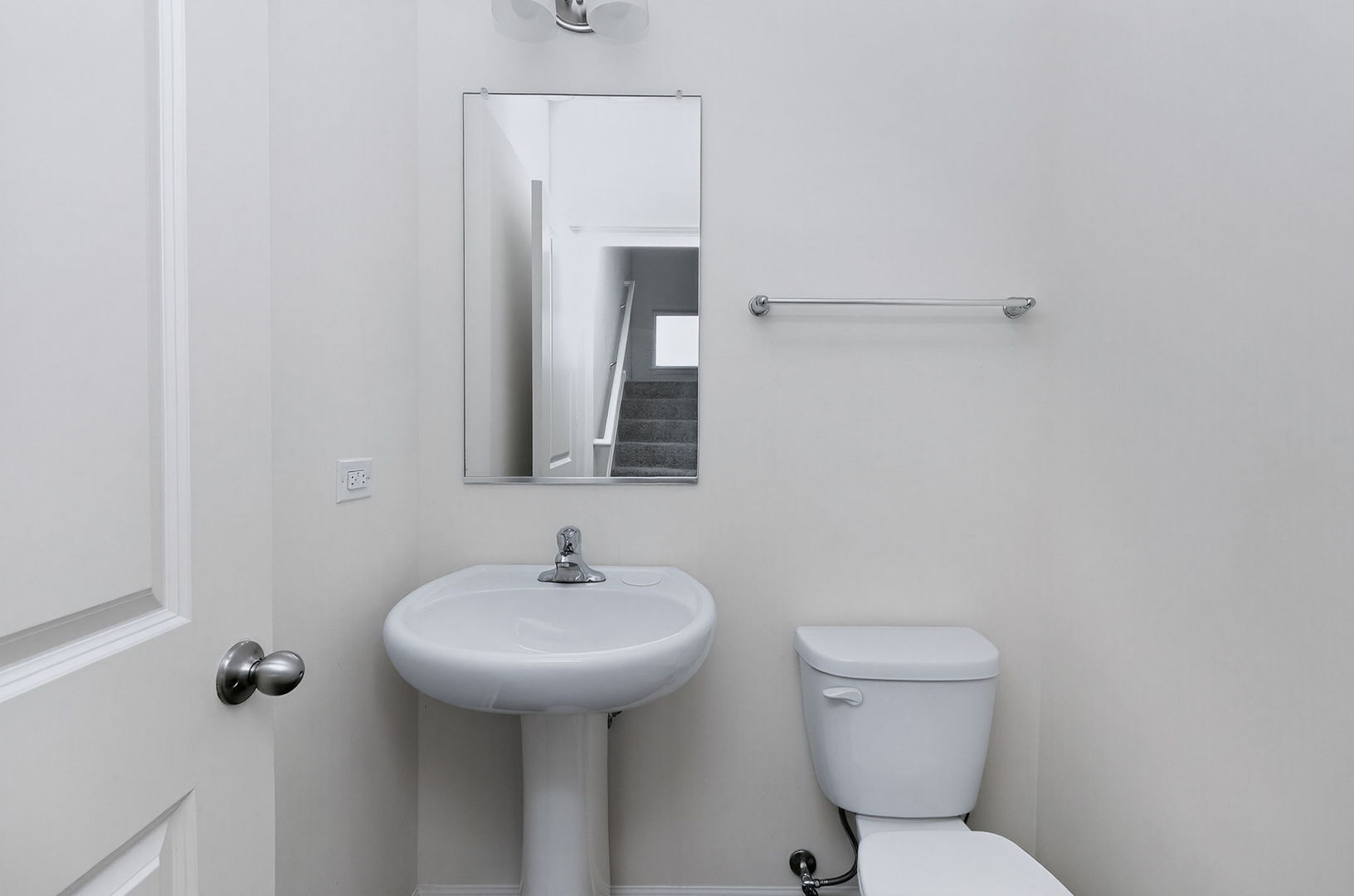 1276 Lakepointe Drive, Schaumburg, IL 60173