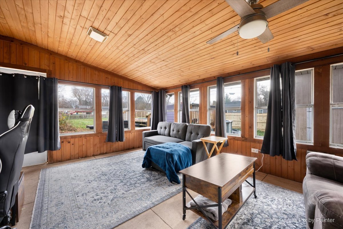 7207 Hiawatha Drive, Wonder Lake, IL 60097