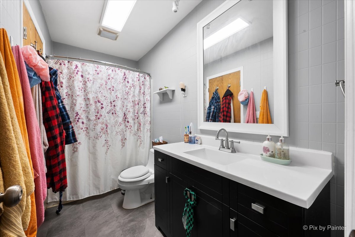 7207 Hiawatha Drive, Wonder Lake, IL 60097