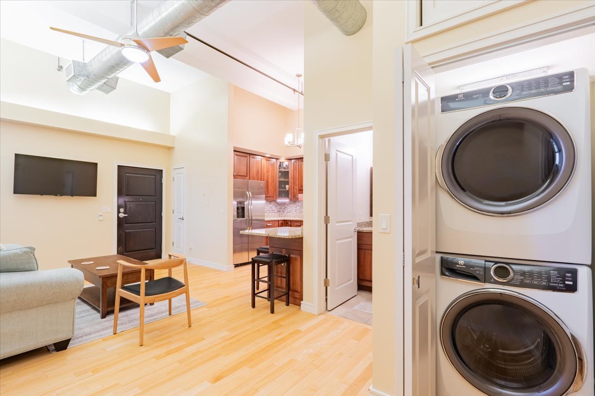 212 N Center Street #104, Bloomington, IL 61701