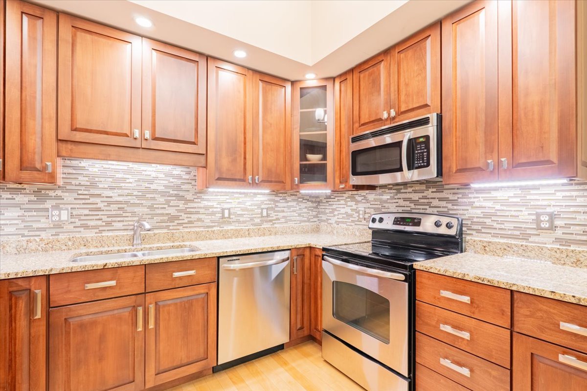 212 N Center Street #104, Bloomington, IL 61701