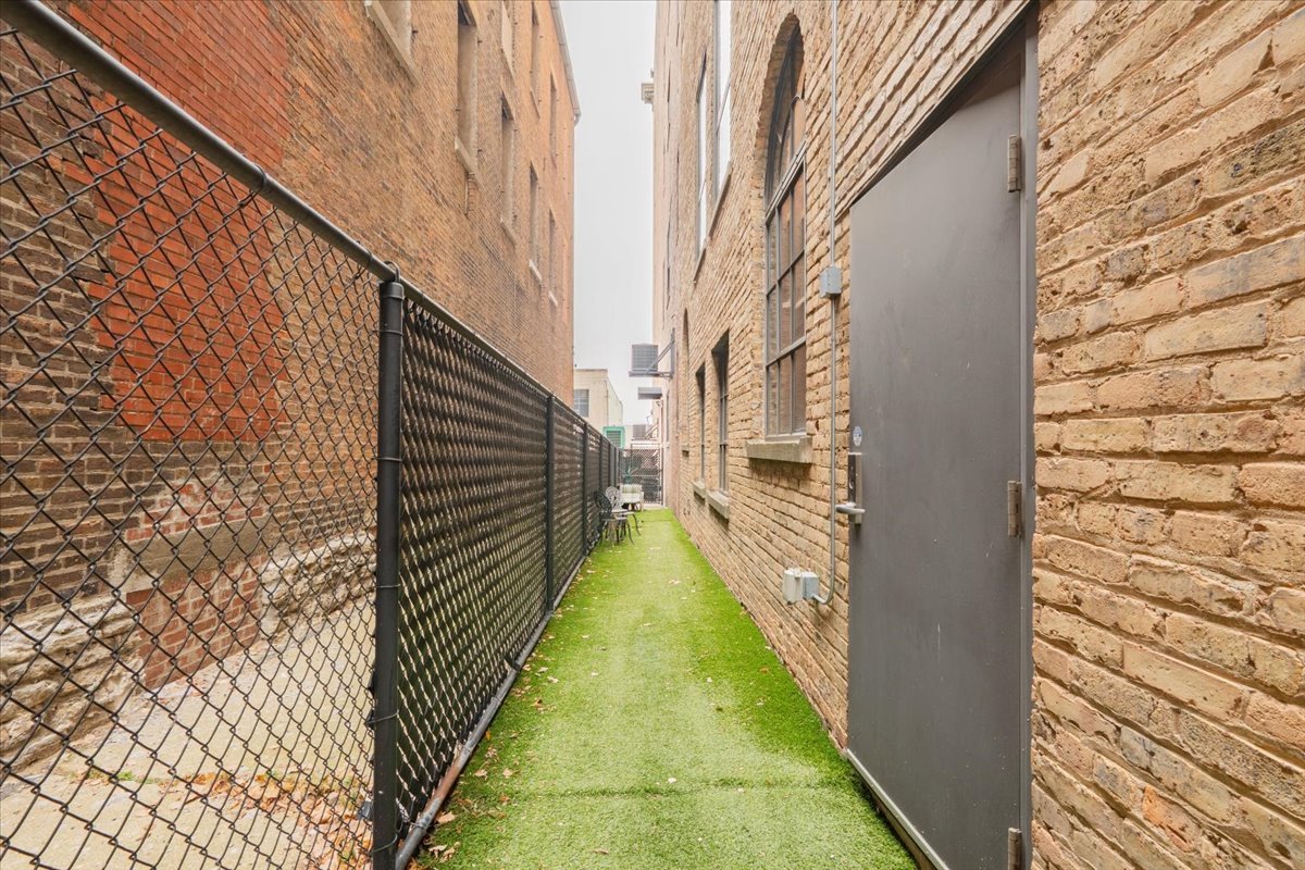 212 N Center Street #104, Bloomington, IL 61701