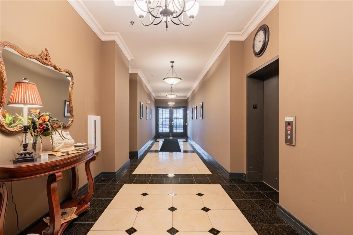 212 N Center Street #104, Bloomington, IL 61701