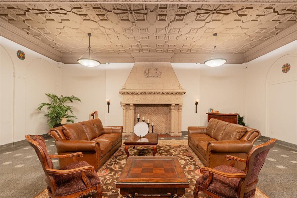 212 N Center Street #104, Bloomington, IL 61701