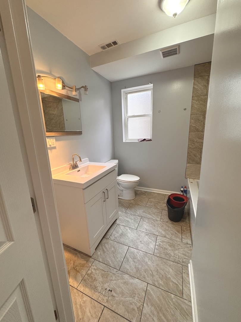 5022 W Adams Street, Chicago, IL 60644