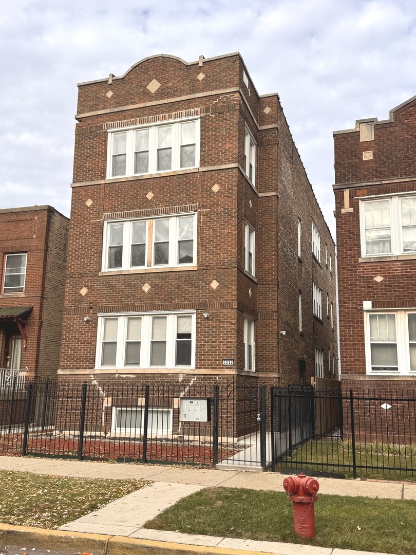 5022 W Adams Street, Chicago, IL 60644