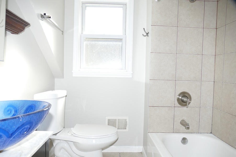 1729 N Fairfield Avenue #2, Chicago, IL 60647