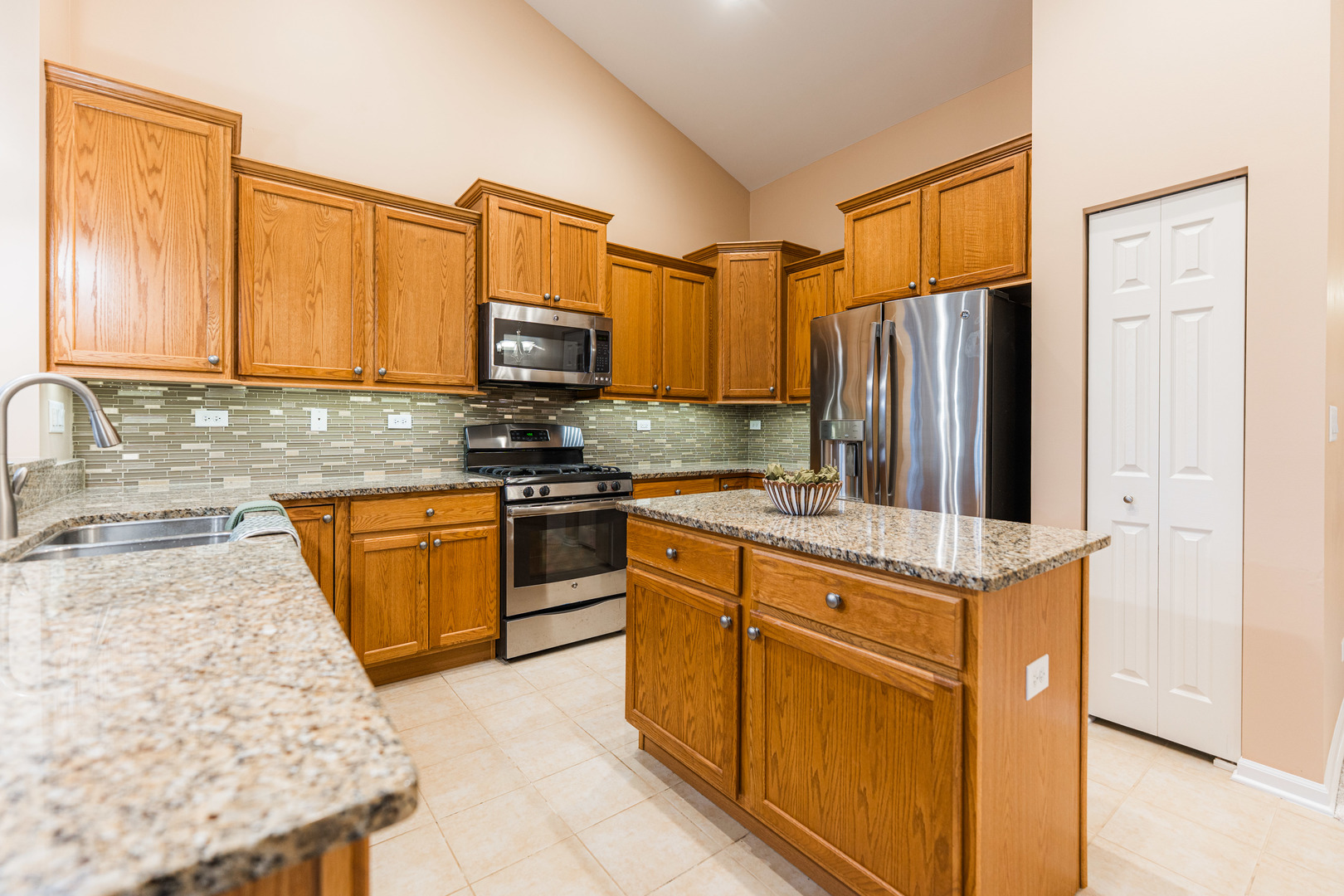 870 Prescott Lane, Pingree Grove, IL 60140