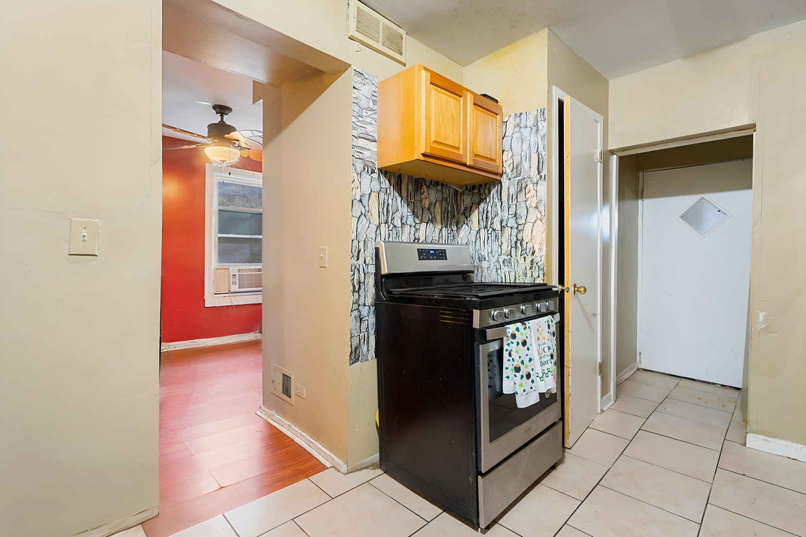 7512 W 64th Street, Summit, IL 60501