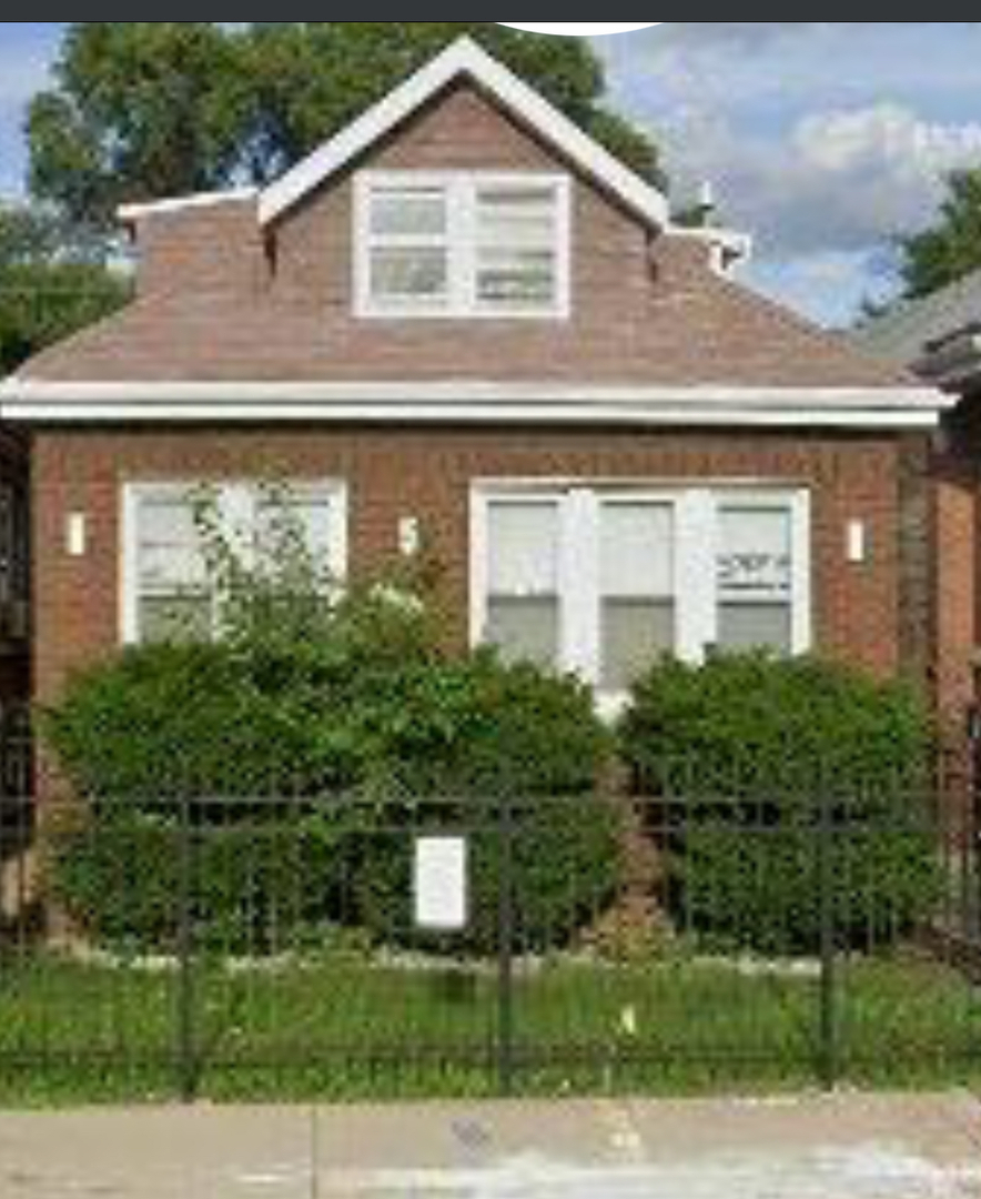 6525 S Fairfield Avenue, Chicago, IL 60629