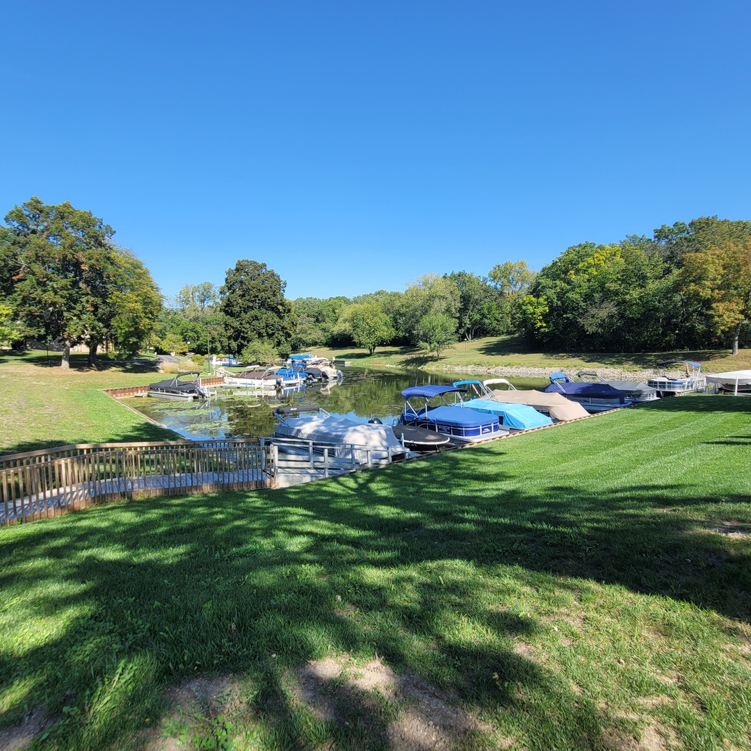 53 Oak Hill Colony #6, Fox Lake, IL 60020