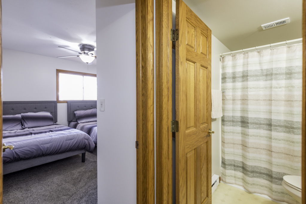 53 Oak Hill Colony #6, Fox Lake, IL 60020