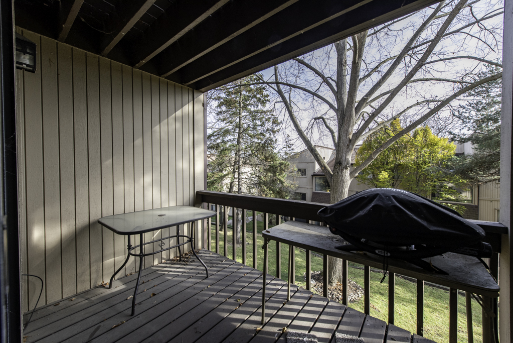 53 Oak Hill Colony #6, Fox Lake, IL 60020