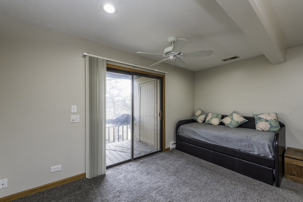 53 Oak Hill Colony #6, Fox Lake, IL 60020