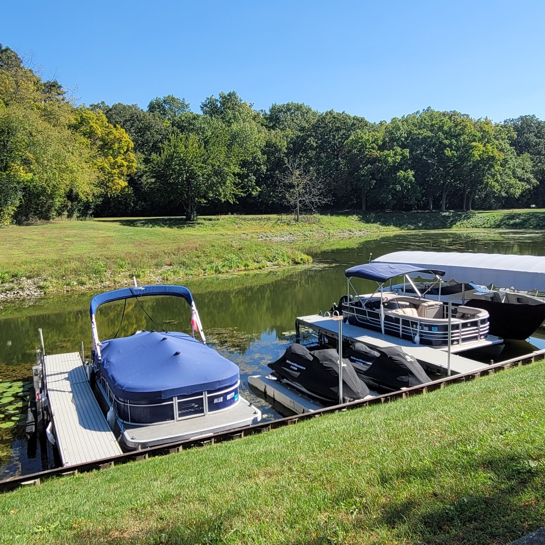 53 Oak Hill Colony #6, Fox Lake, IL 60020