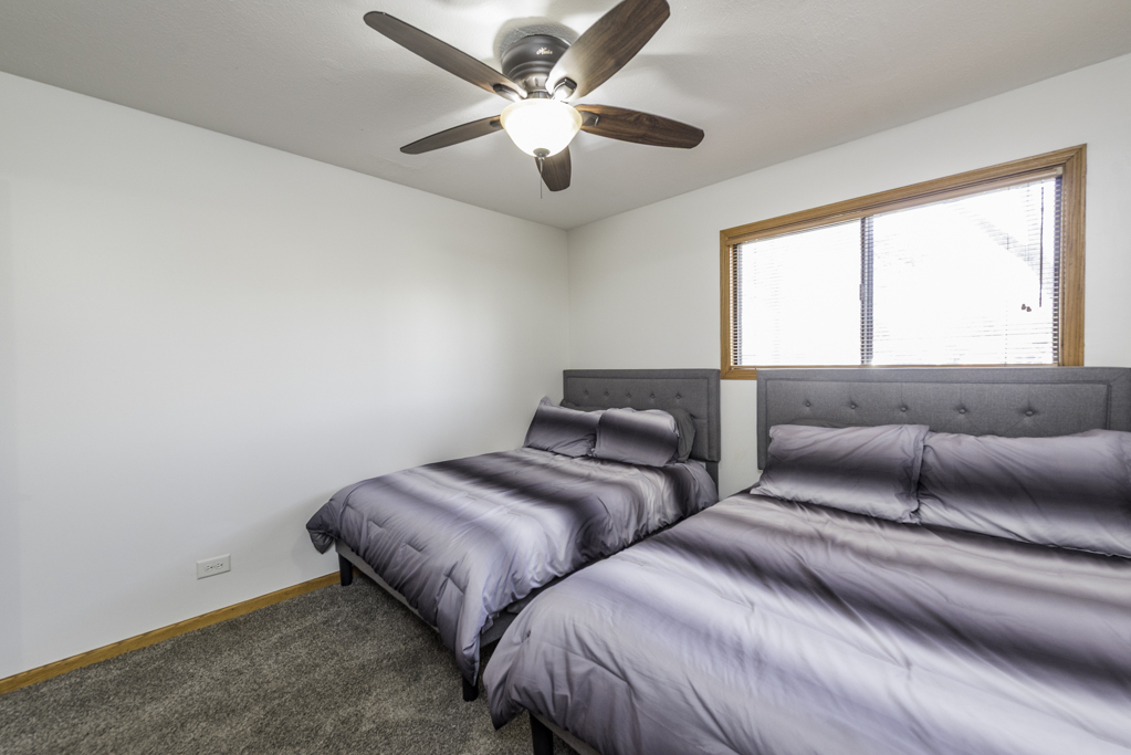 53 Oak Hill Colony #6, Fox Lake, IL 60020