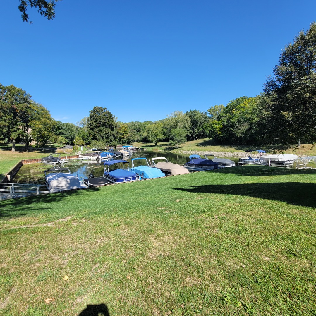 53 Oak Hill Colony #6, Fox Lake, IL 60020