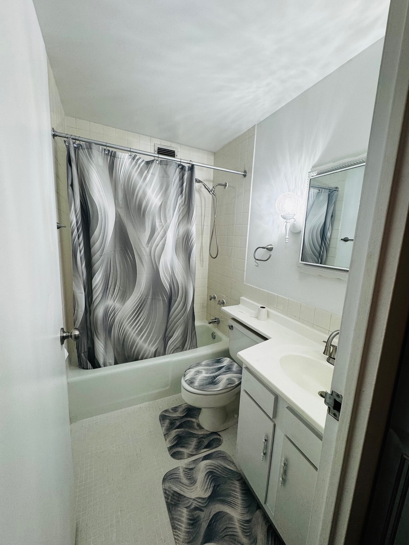 6171 N Sheridan Road #1508, Chicago, IL 60660