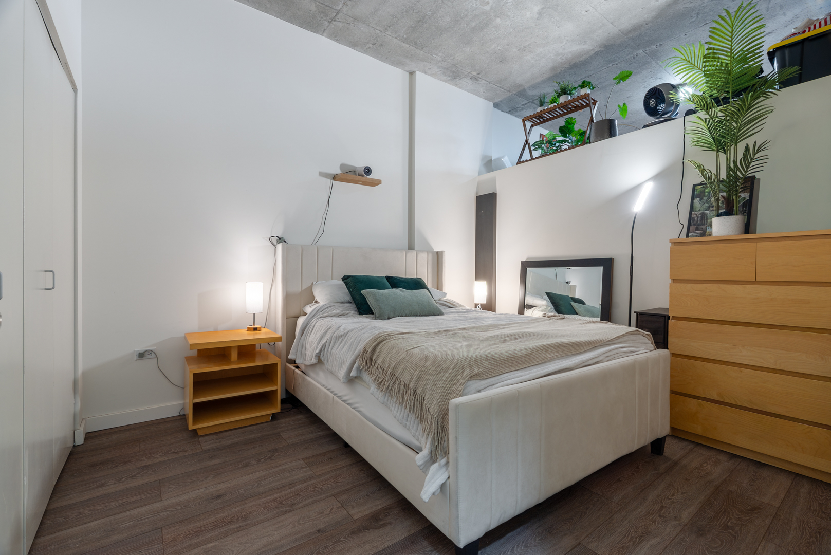 235 W Van Buren Street #1809, Chicago, IL 60607