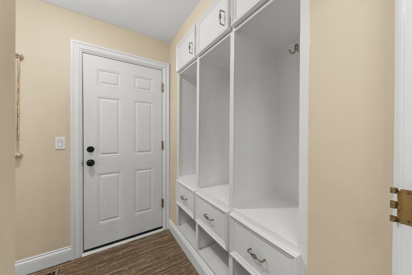 6441 Bobby Jones Lane, Woodridge, IL 60517