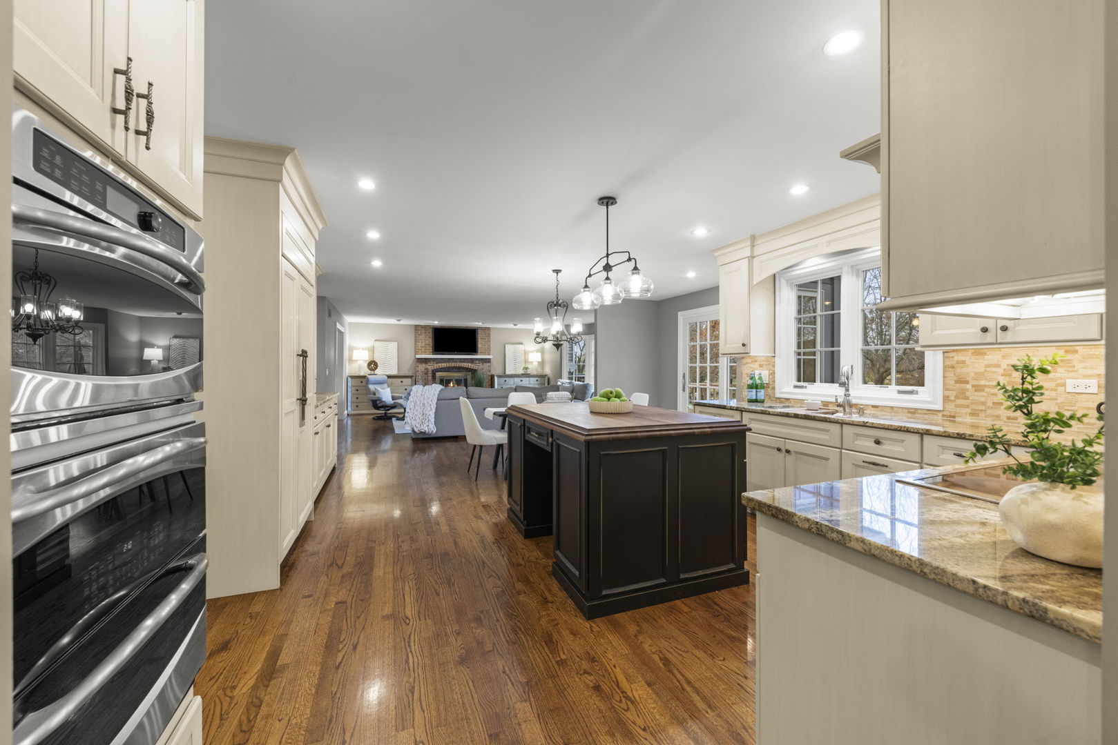 6441 Bobby Jones Lane, Woodridge, IL 60517