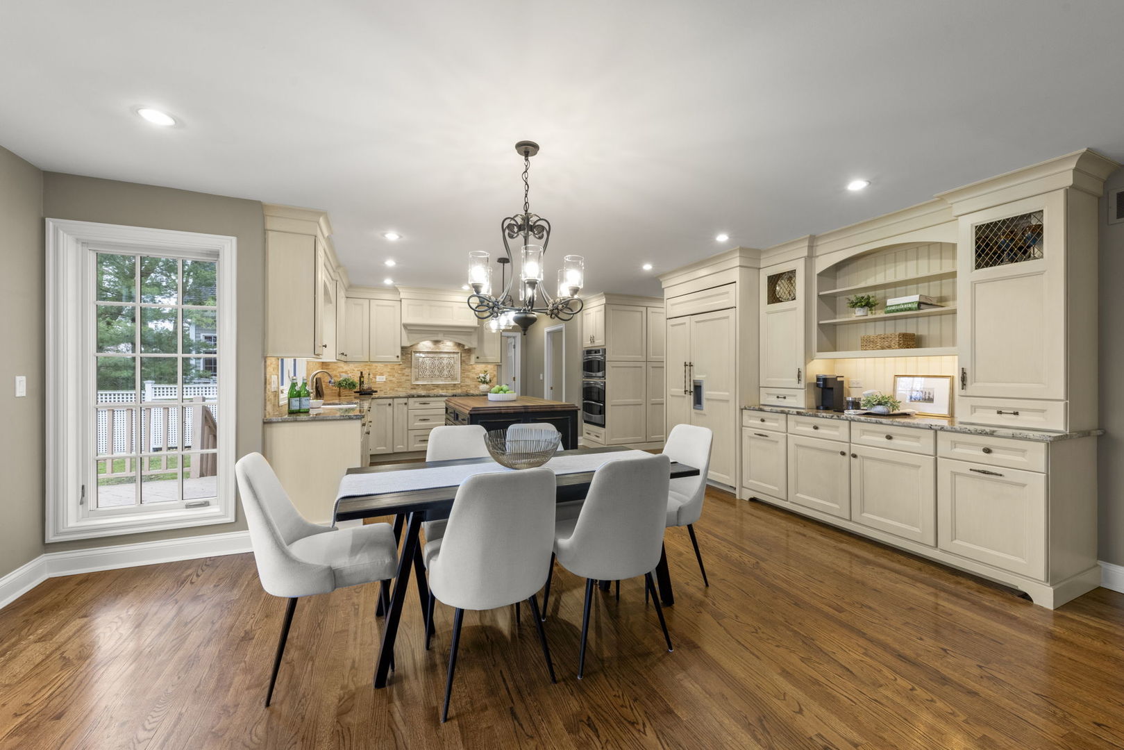 6441 Bobby Jones Lane, Woodridge, IL 60517