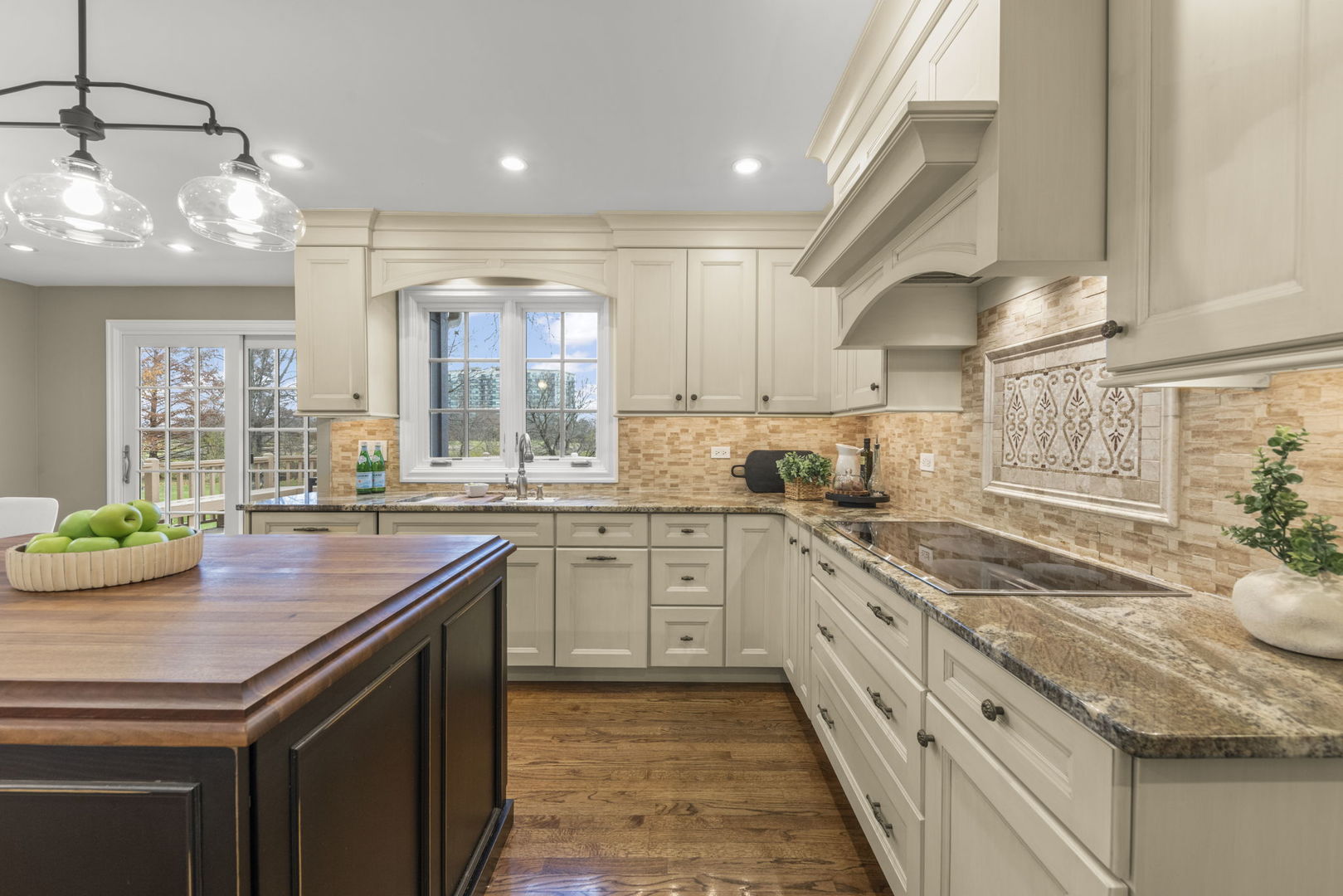 6441 Bobby Jones Lane, Woodridge, IL 60517